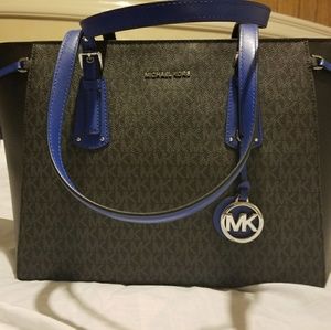 Michael Kors Voyager Tote